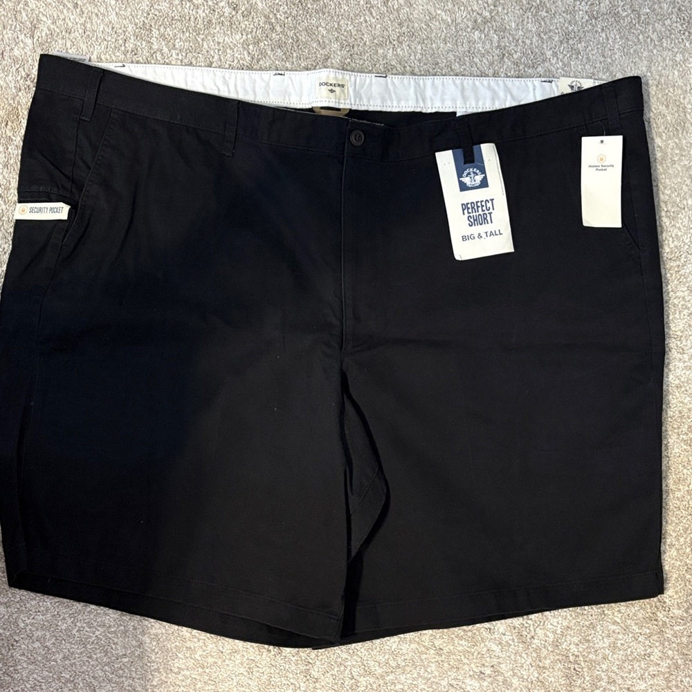 Dockers Men's Black Flat Front Shorts
